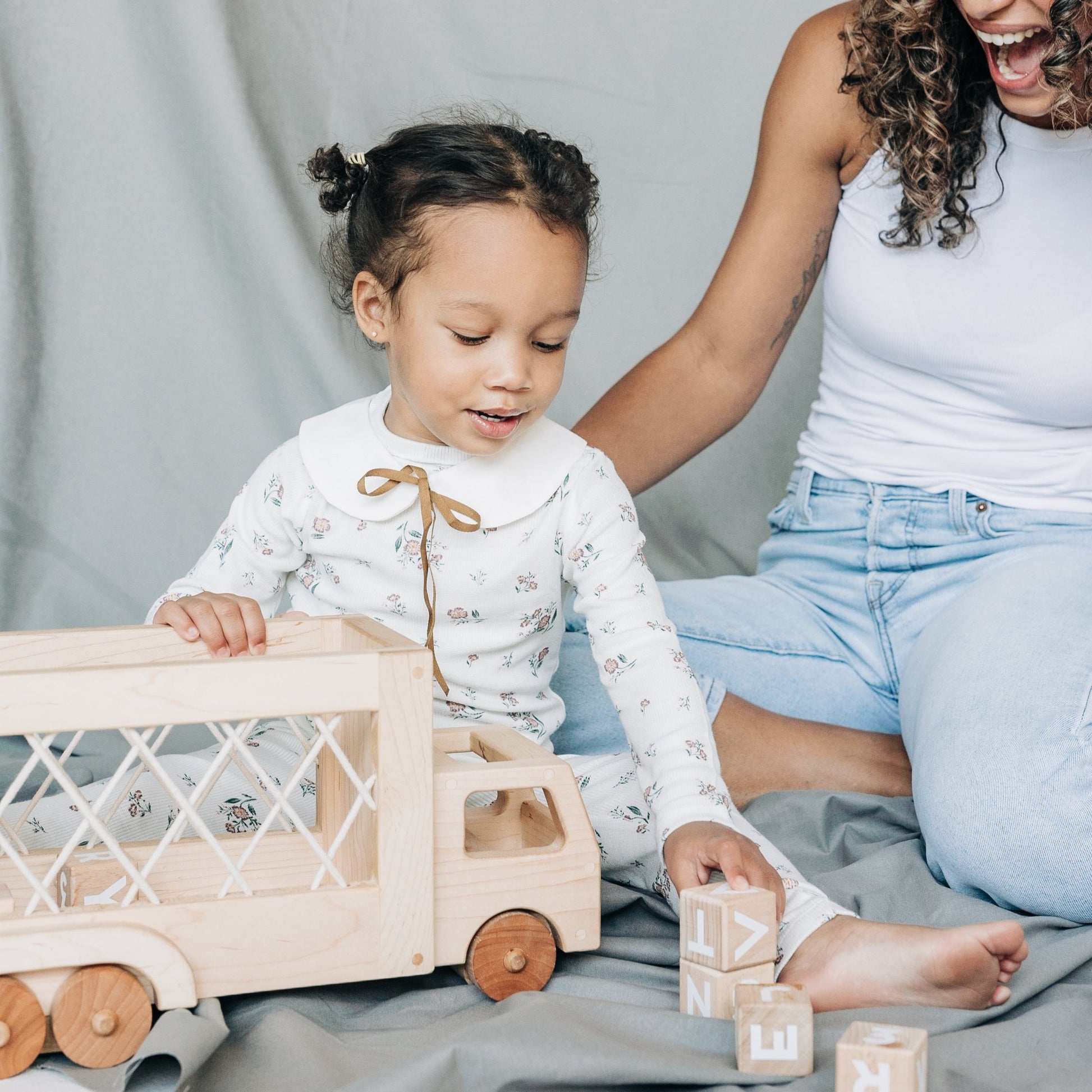 girl's toys Montessori 